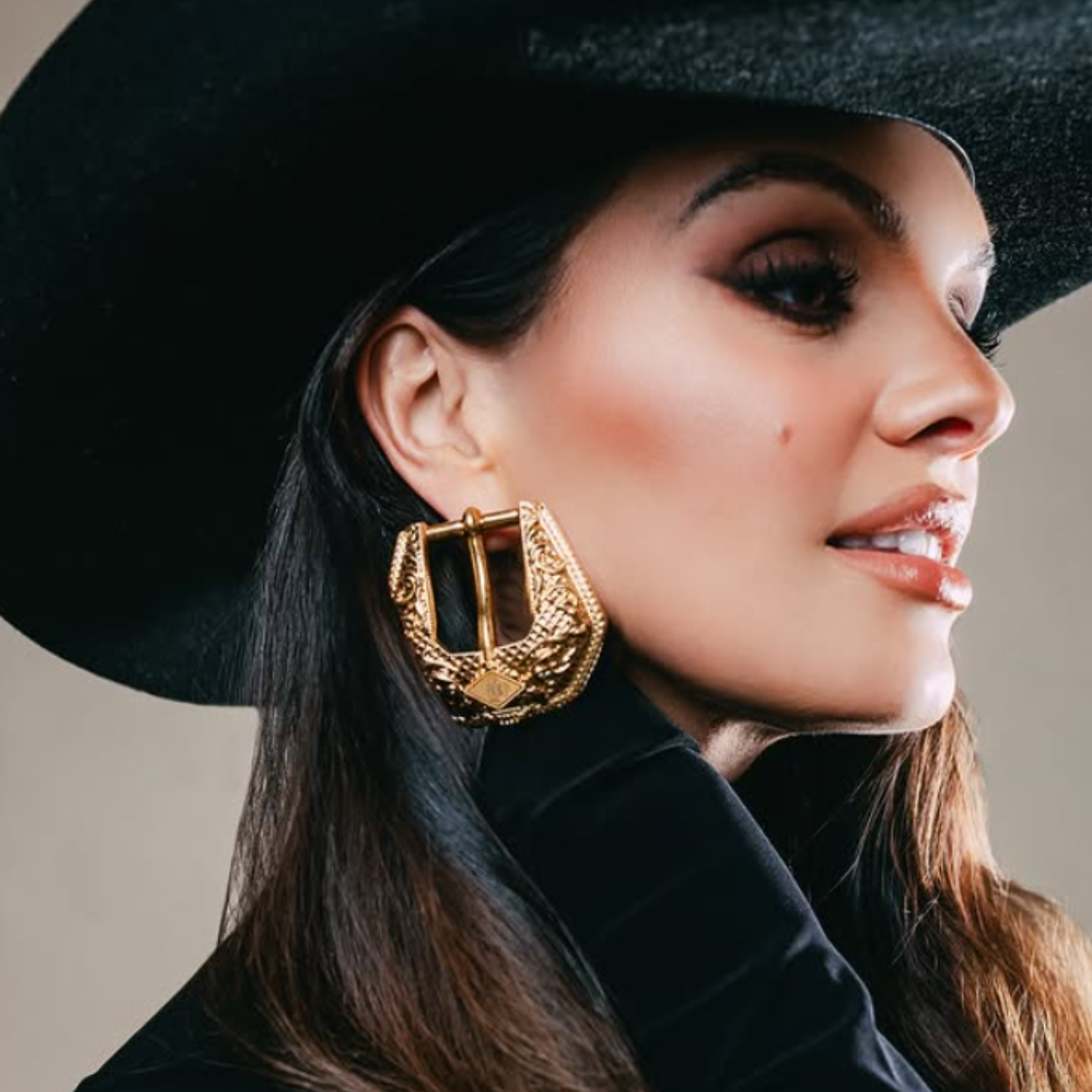 Buckle Betty (Gold)